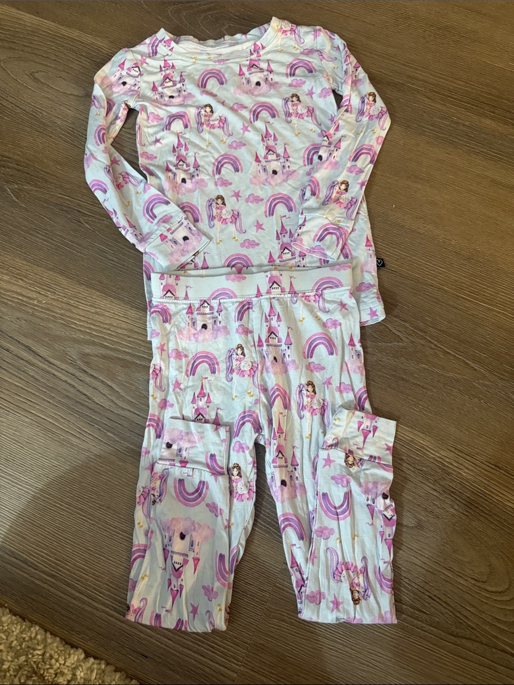 NWOT Lev Baby Vivian Castle Print Toddler Lounge Long Sleeves Pajama set -2T